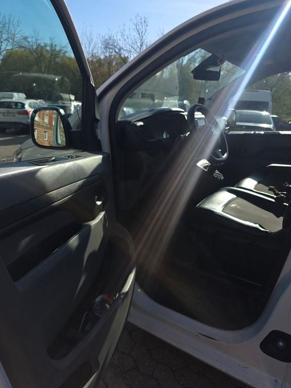 Second-hand Citroën Jumpy 122 CP (89 kW) 2018 Alb Monovolum