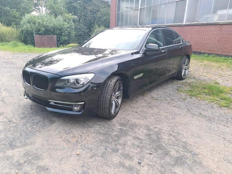 Schwarz Gebraucht 2013 BMW 730 Limousine | 14.500 € (Superpreis) - Bild 1/4