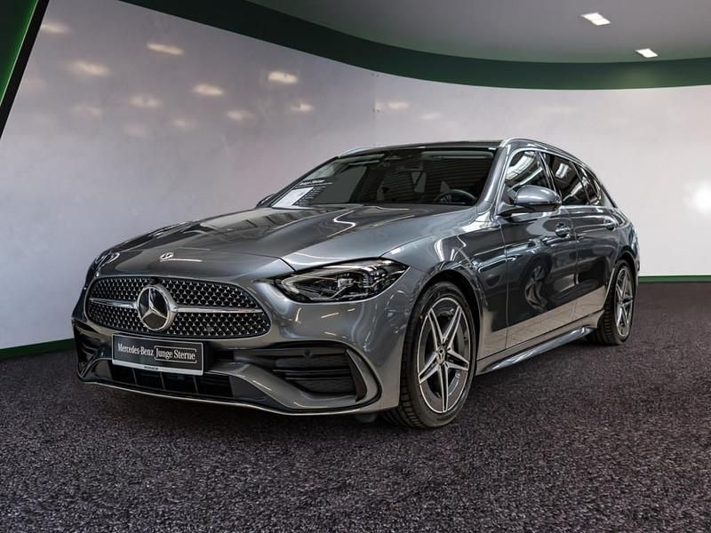 Grau / selenitgrau Gebraucht 2022 Mercedes C220 AMG Kombi | 34.940 € (Etwas zu teuer) - Bild 1/4