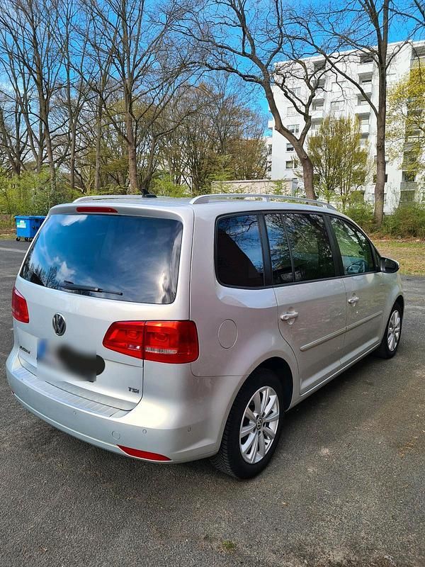 Gebraucht VW Touran Highline 150 PS (110 kW) 2011 Silber Van / Kleinbus