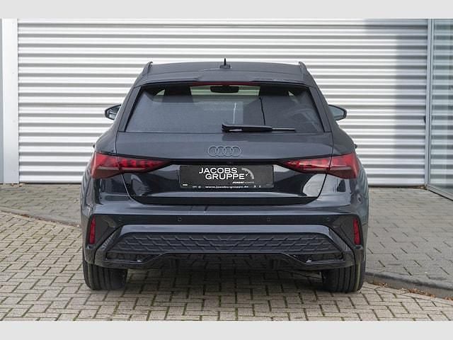 Gebraucht Audi A3 Sportback e-tron S-Line 204 PS (150 kW) 2026 Mythosschwarz metallic Kleinwagen