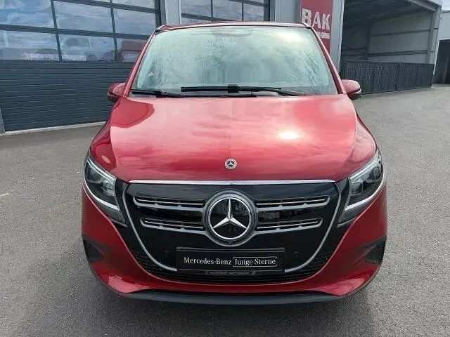 Gebraucht Mercedes EQV300 150 kW (204 PS) 2025 Hyazinthrot Van / Kleinbus