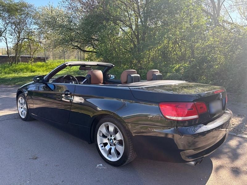 Gebraucht BMW 330 Cabriolet 231 PS (169 kW) 2008 Schwarz Cabrio