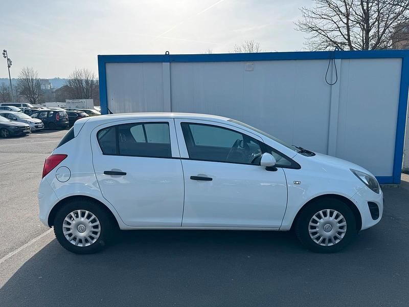 Gebraucht Opel Corsa 69 PS (50 kW) 2013 Weiß Kleinwagen