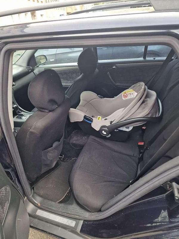 Gebraucht 2002 Mercedes C200 Avantgarde Kombi | 2.000 € (Etwas zu teuer) - Bild 1/4