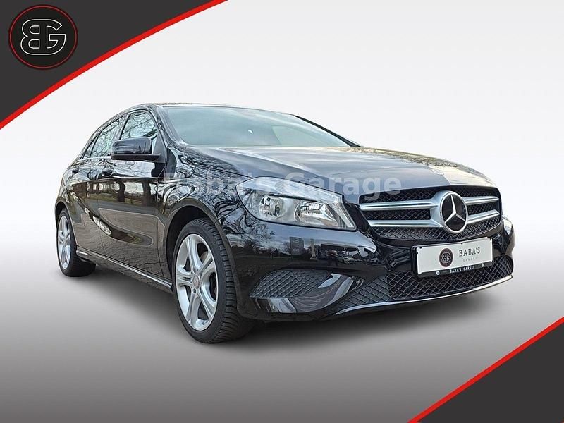 Gebraucht Mercedes A180 Urban 122 PS (89 kW) 2015 Schwarz Kleinwagen