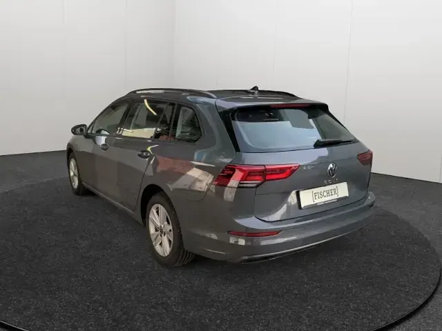 Gebraucht VW Golf VIII Life 116 PS (85 kW) 2023 Grau Kombi