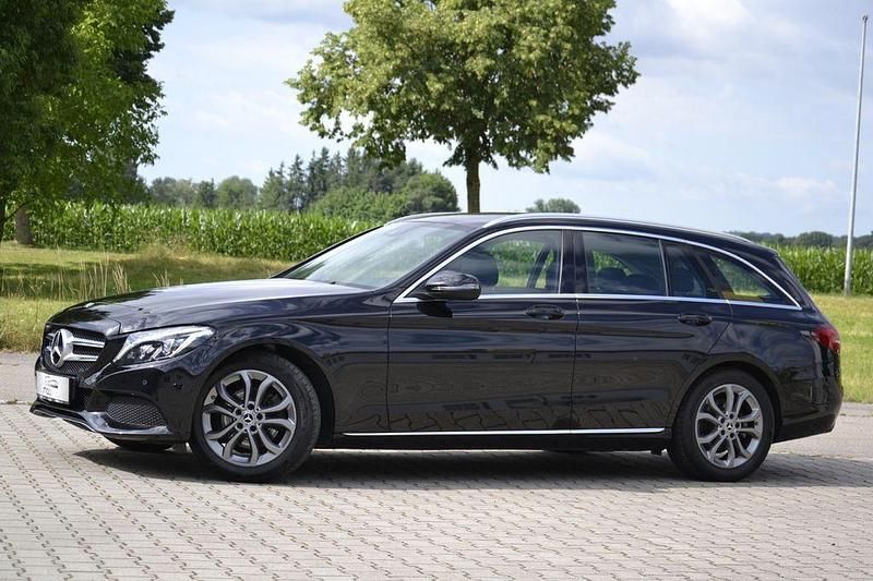 Gebraucht Mercedes C220 170 PS (125 kW) 2017 Schwarz Kombi