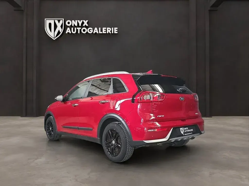 Gebraucht Kia Niro Advance 105 PS (77 kW) 2017 Rot SUV