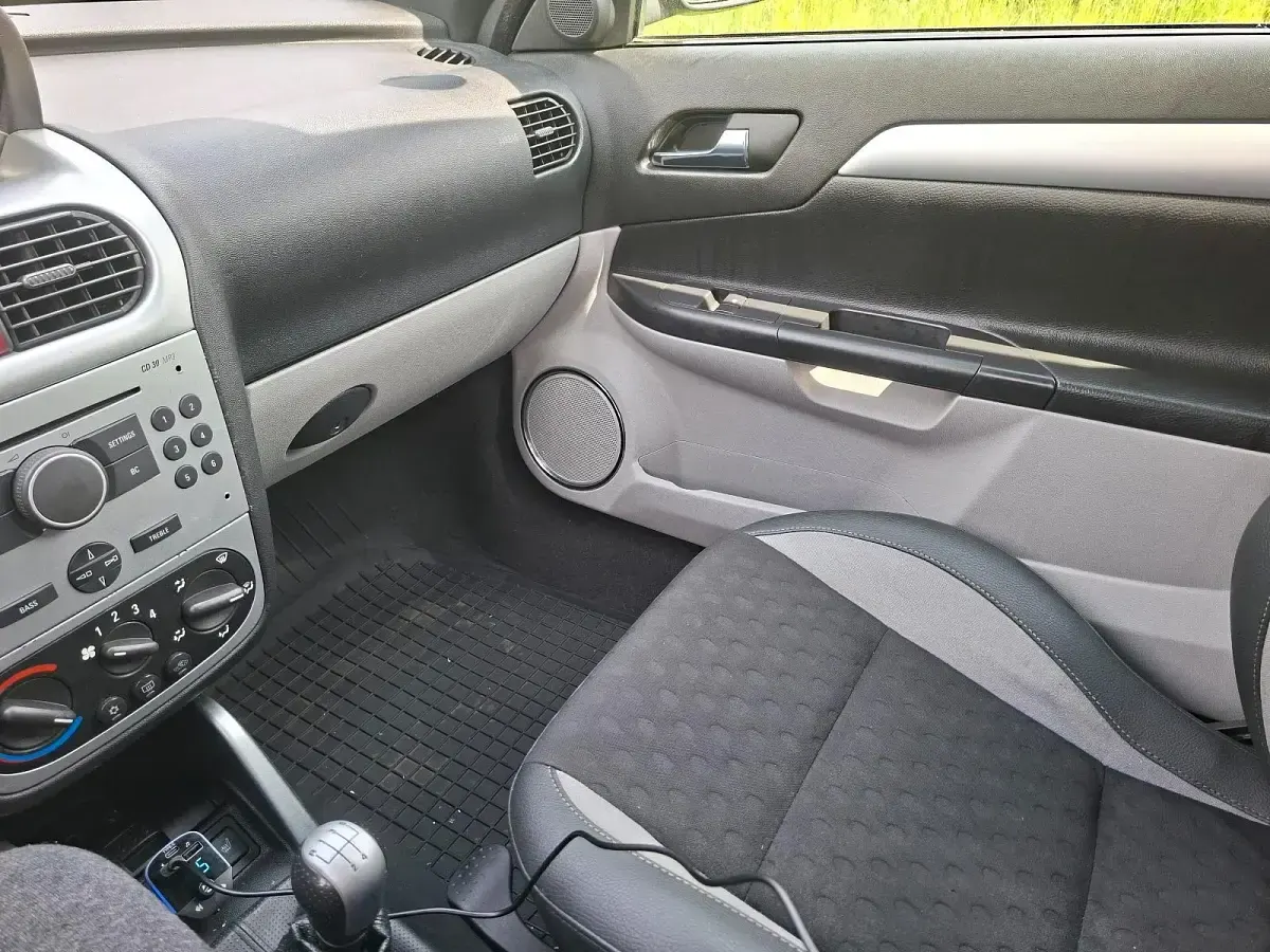 Gebraucht Opel Tigra 90 PS (66 kW) 2009 Schwarz Cabrio