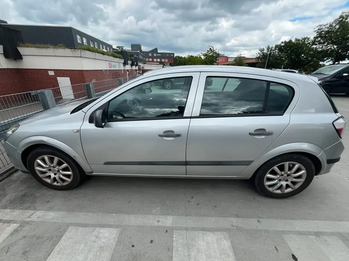 Gebraucht Opel Astra 90 PS (66 kW) 2004 Grau Limousine
