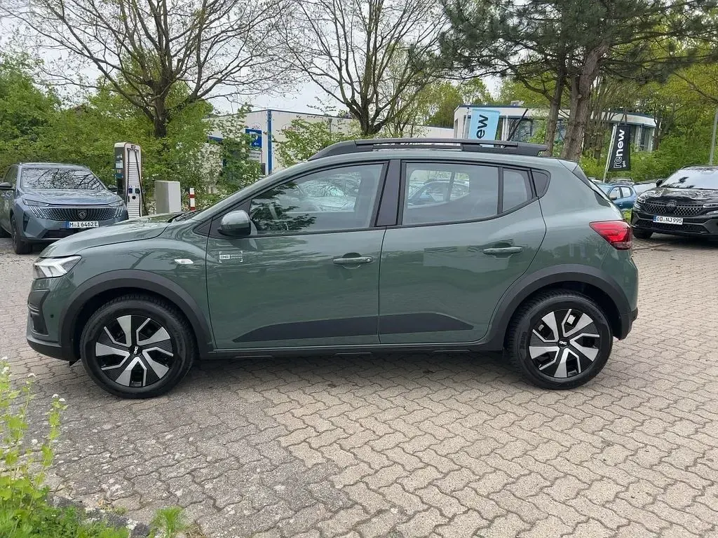 Gebraucht Dacia Sandero Expression 91 PS (66 kW) 2025 Safarigrüngrau Limousine