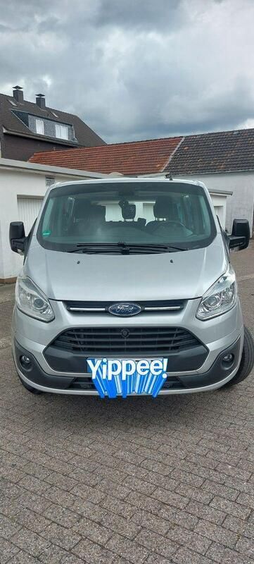Silber Gebraucht 2014 Ford Transit Tourneo Trend Van / Kleinbus | 17.550 € (Fairer Preis) - Bild 1/4