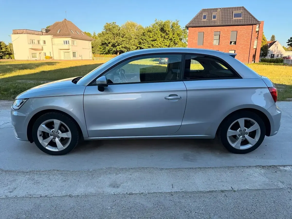 Gebraucht Audi A1 90 PS (66 kW) 2017 Silber Kleinwagen