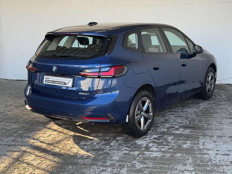 Gebraucht BMW 220 Active Tourer 156 PS (114 kW) 2025 Phytonicblau metallic Van / Kleinbus