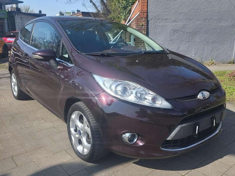 Gebraucht Ford Fiesta 82 PS (60 kW) 2009 Rot Kleinwagen