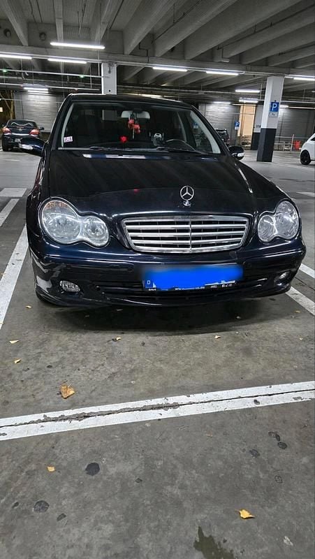 Gebraucht Mercedes C180 143 PS (105 kW) 2007 Schwarz Limousine