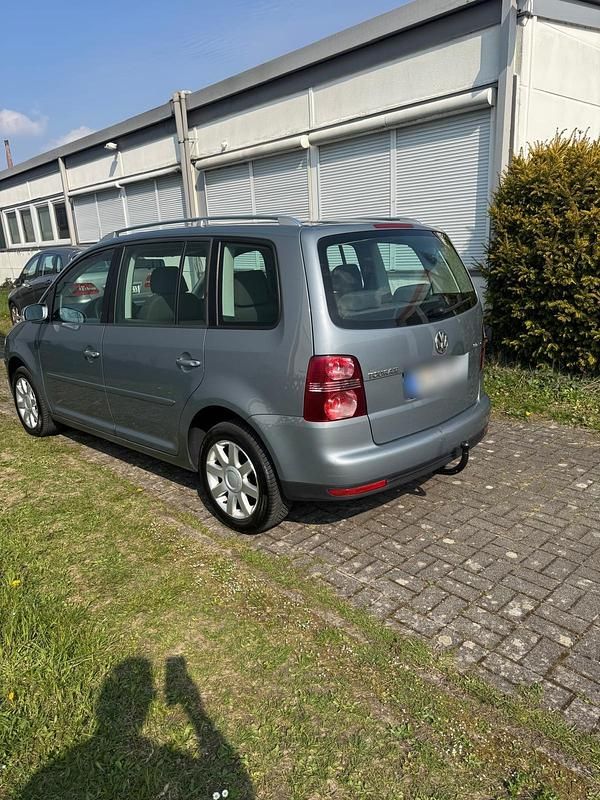 Gebraucht VW Touran 140 PS (102 kW) 2007 Grau Van / Kleinbus