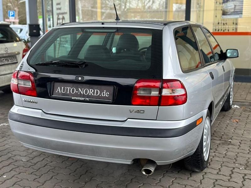 Gebraucht Volvo V40 Comfort 109 PS (80 kW) 2001 Silber Kombi