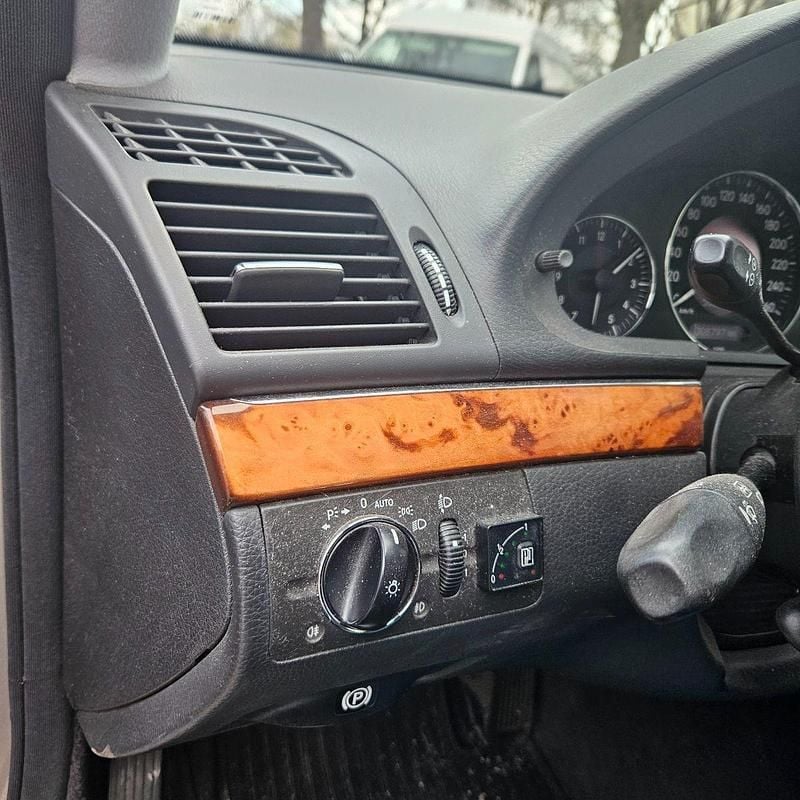Używany Mercedes E320 Elegance 224 KM (164 kW) 2004 Szary Kombi