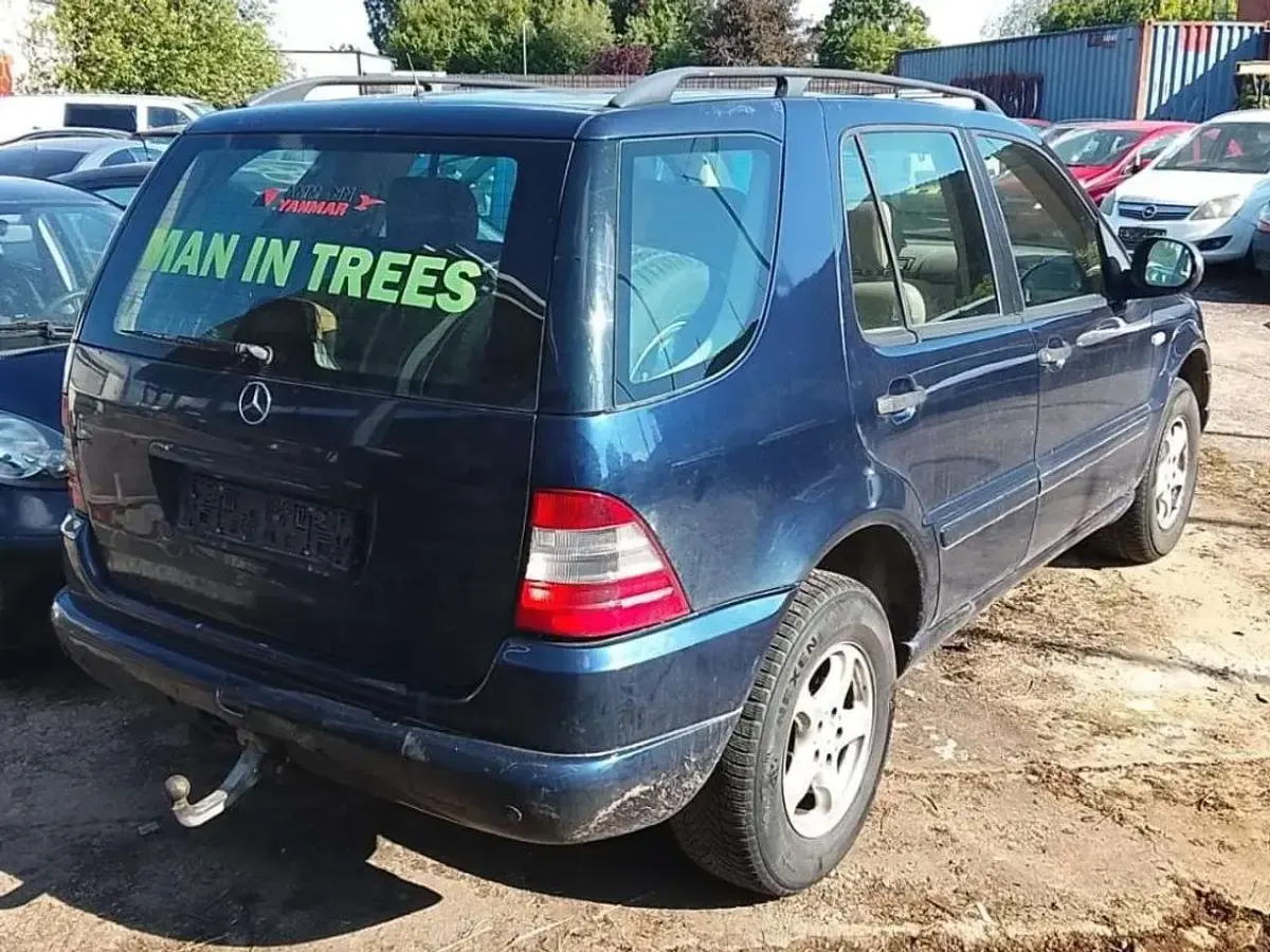 Brugt Mercedes ML320 218 HK (160 kW) 2000 Blå SUV