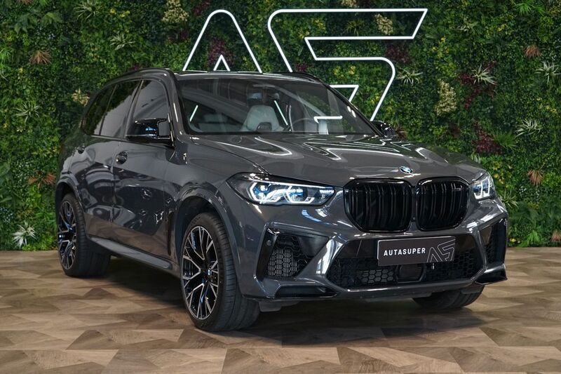 Grau Gebraucht 2023 BMW X5 M Performance SUV | 101.800 € (Fairer Preis) - Bild 1/3