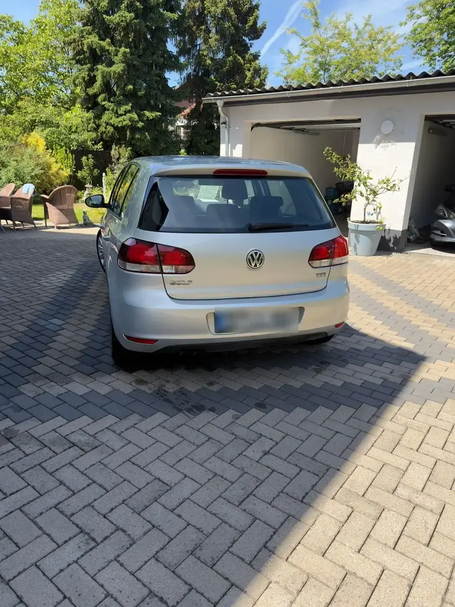 Gebraucht VW Golf VI Highline 122 PS (89 kW) 2011 Grau Kleinwagen