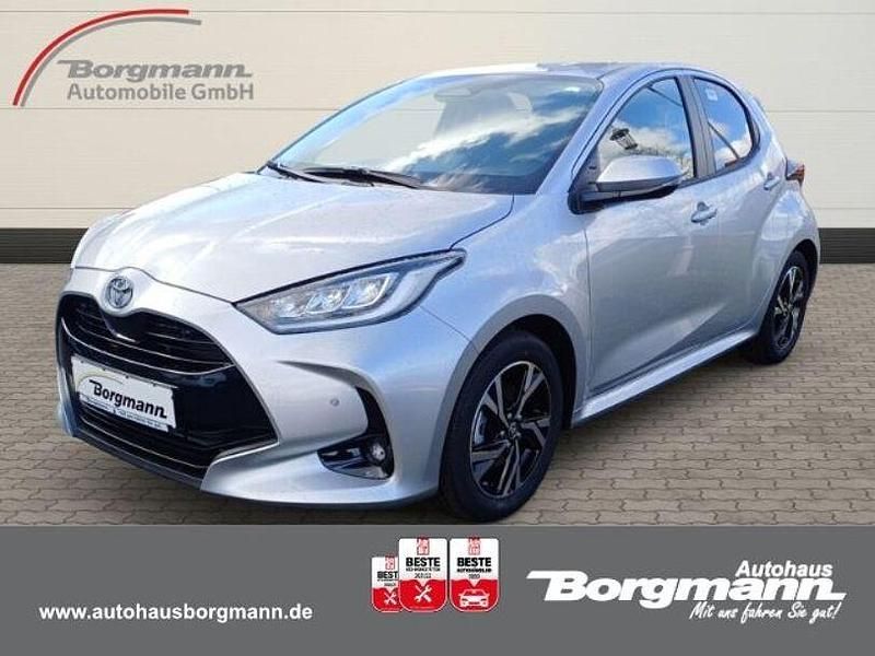 Silber Neu 2025 Toyota Yaris Hybrid Comfort Kleinwagen | 27.490 € (Etwas zu teuer) - Bild 1/4