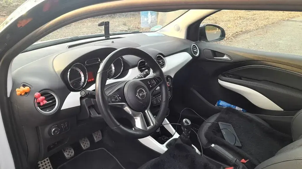 Używany Opel Adam Slam 101 KM (74 kW) 2014 Czarny Hatchback