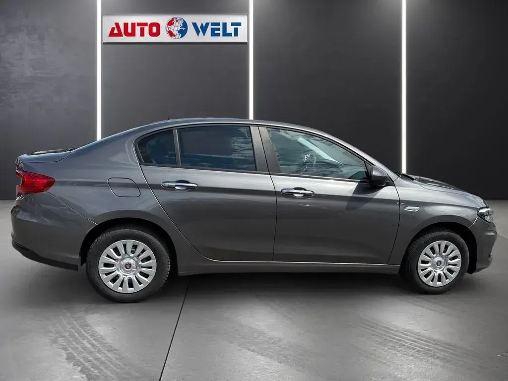 Gebraucht Fiat Tipo 95 PS (69 kW) 2018 Grau Limousine