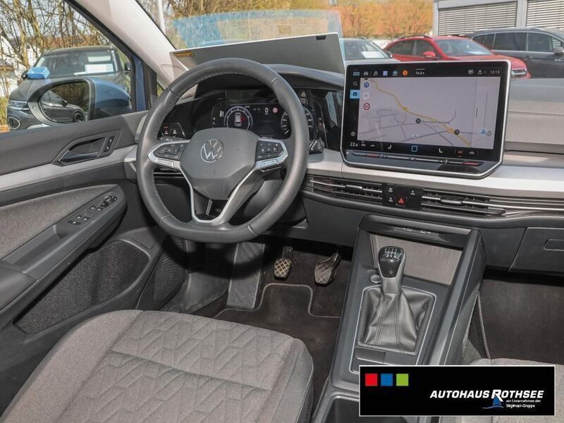 Gebraucht VW Golf VIII Life 116 PS (85 kW) 2024 Blau Limousine