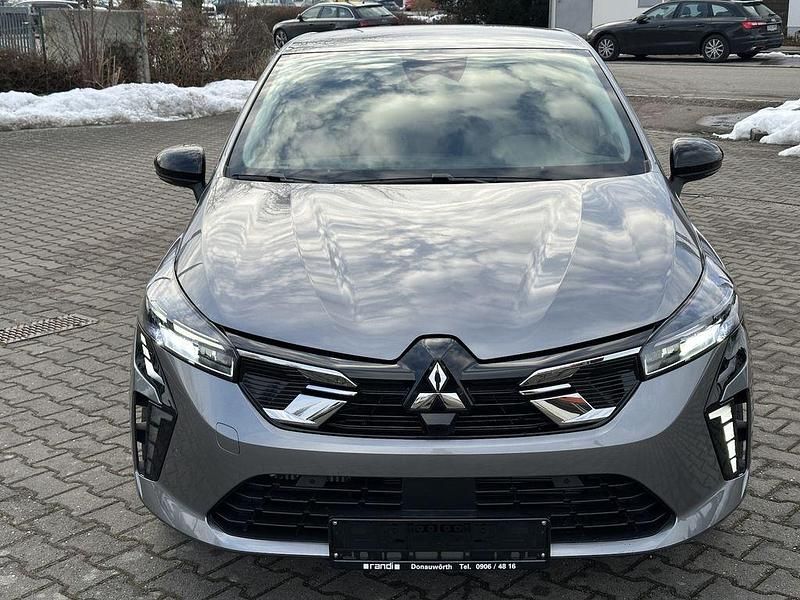 Neu Mitsubishi Colt Plus 91 PS (66 kW) 2026 Grau Limousine