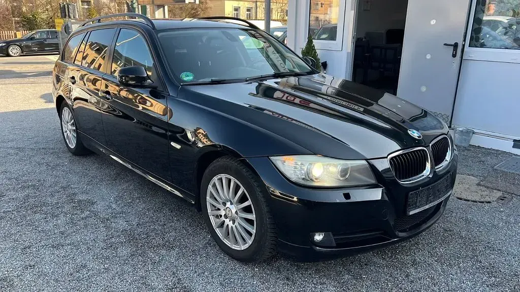 Gebraucht BMW 318 143 PS (105 kW) 2009 Schwarz Kombi