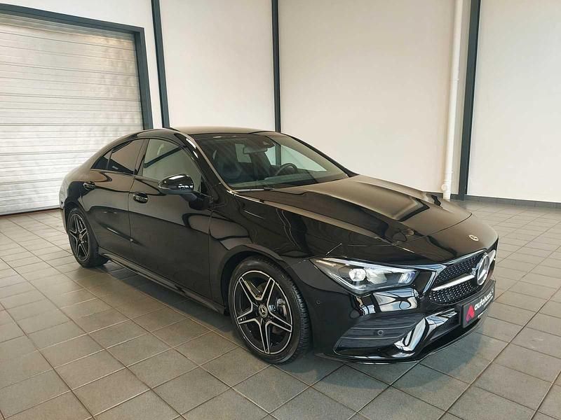 Schwarz Gebraucht 2023 Mercedes CLA180 Edition Limousine | 35.990 € (Teuer) - Bild 1/4