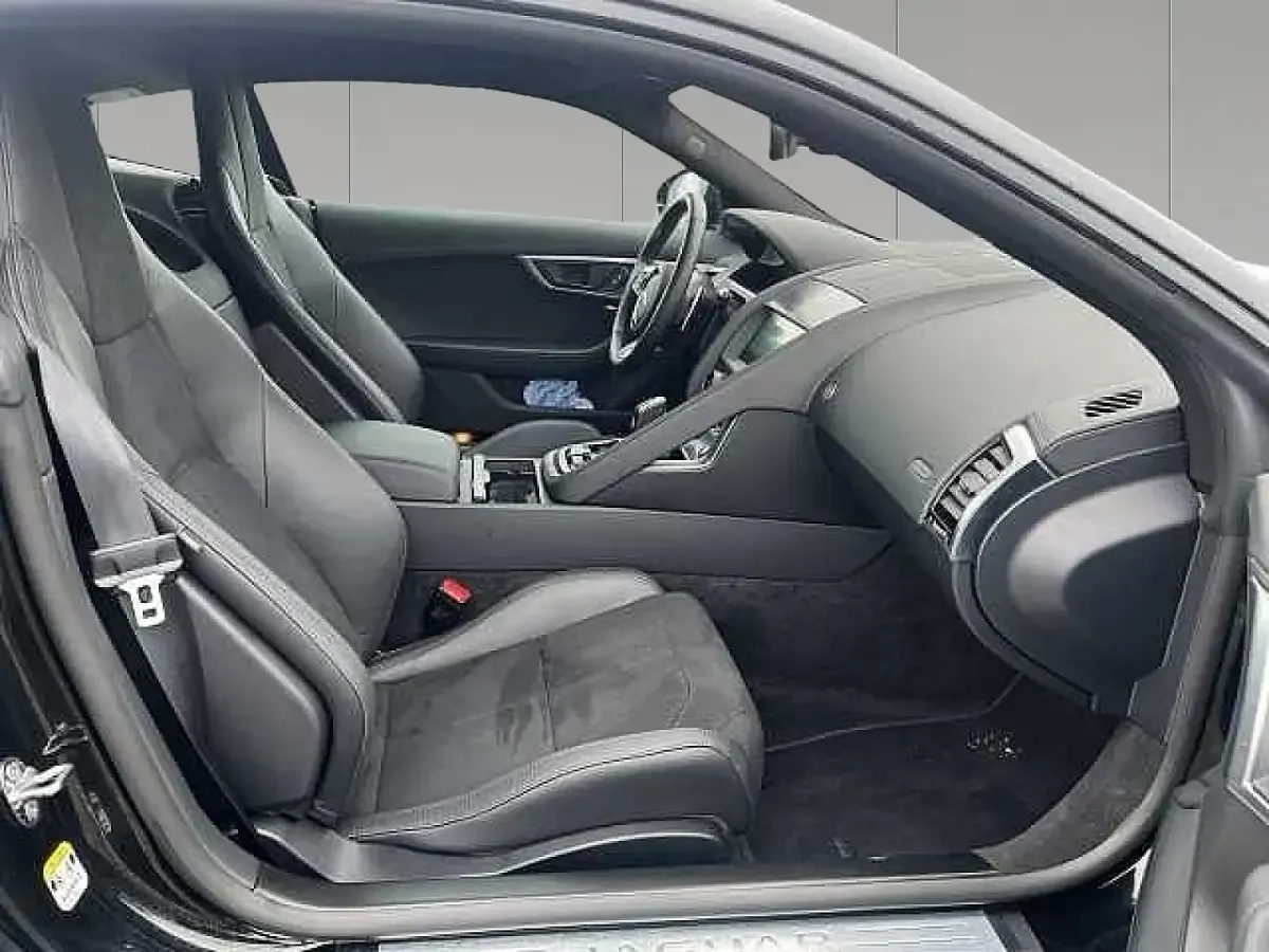 Gebraucht Jaguar F-Type R-Dynamic 304 PS (223 kW) 2025 Santorini black