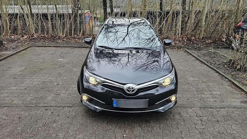 Gebraucht Toyota Auris Executive 116 PS (85 kW) 2015 Limousine