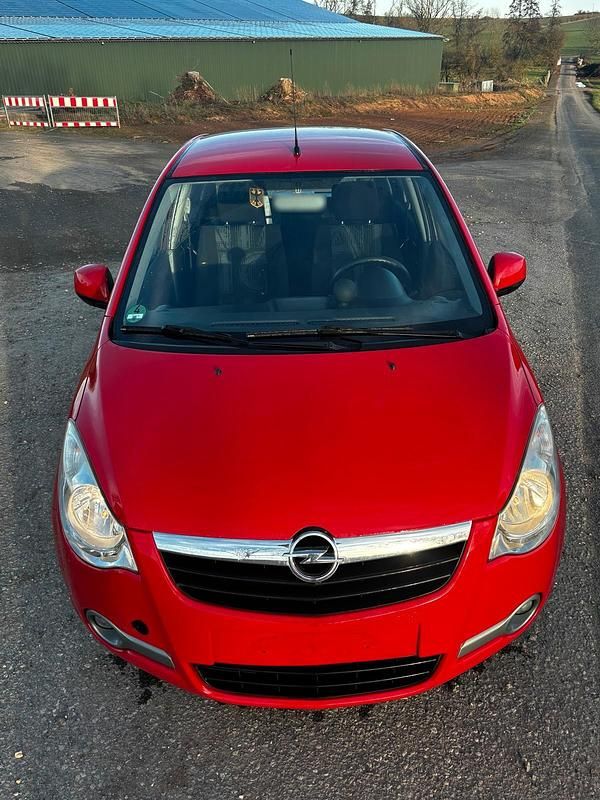 Gebraucht Opel Agila 68 PS (50 kW) 2012 Rot Kleinwagen