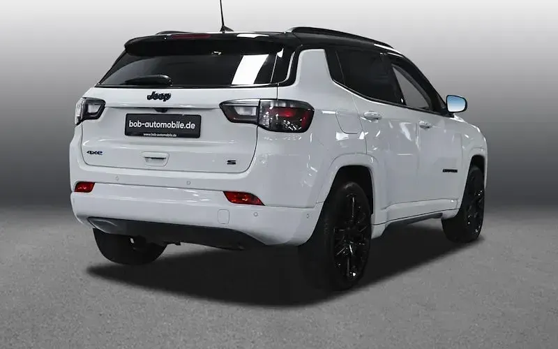 Usado Jeep Compass Summit 240 HP (176 kW) 2022 Branco SUV