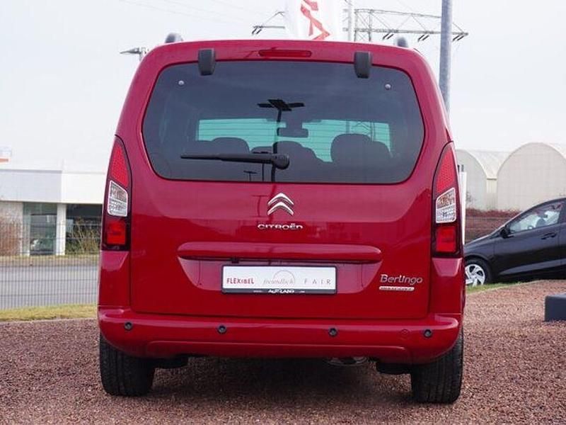 Gebraucht Citroën Berlingo 110 PS (80 kW) 2018 Rot (metallic) Van / Kleinbus