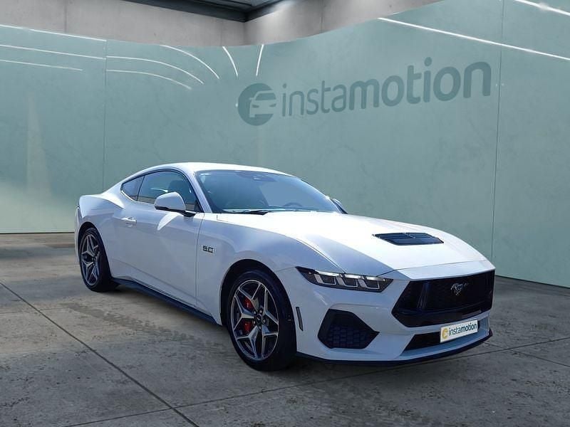 Neu Ford Mustang Fastback 446 PS (328 kW) 2025 Weiß Coupé