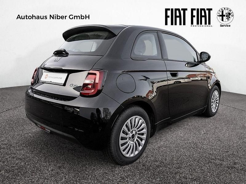 Gebraucht Fiat 500e Action 69 kW (95 PS) 2023 Schwarz