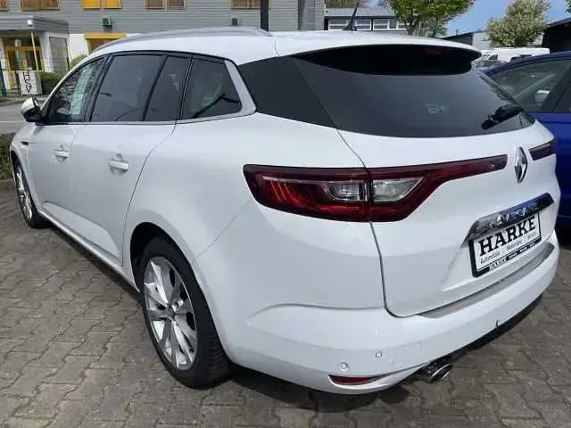 Gebraucht Renault Mégane GrandTour Intens 132 PS (97 kW) 2018 Gletscherweiss Kombi