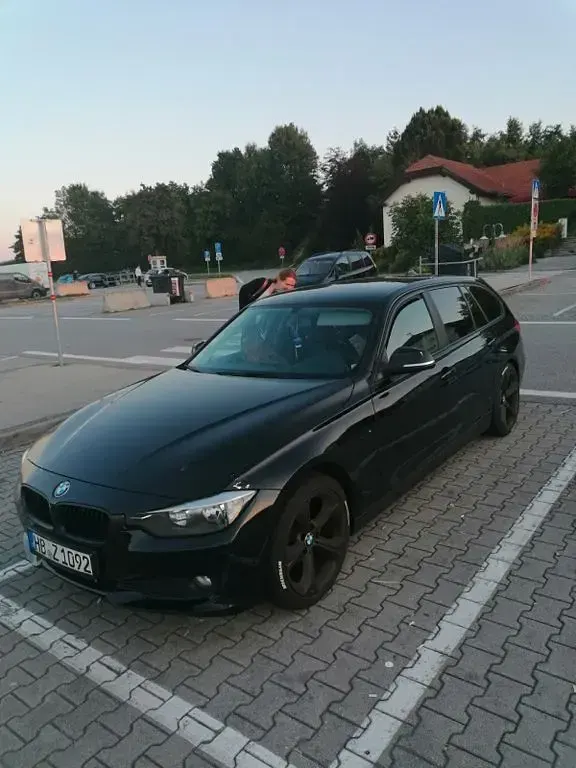 Gebraucht BMW 318 143 PS (105 kW) 2013 Schwarz Kombi