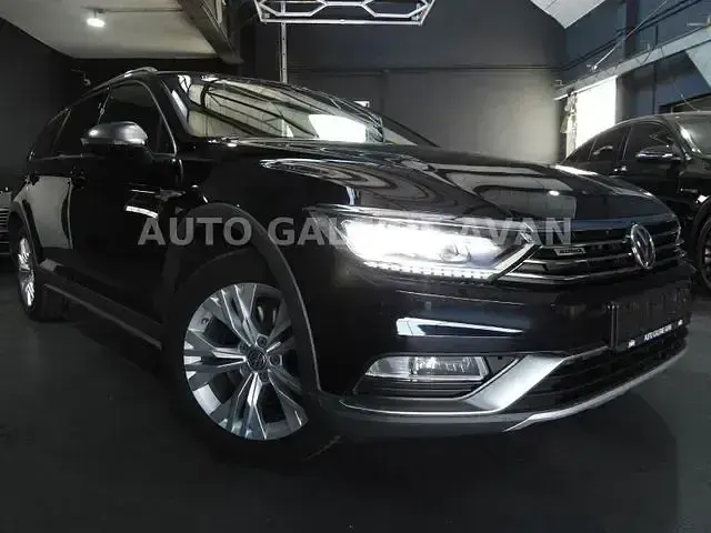 Gebraucht VW Passat Alltrack 190 PS (139 kW) 2018 Schwarz Kombi