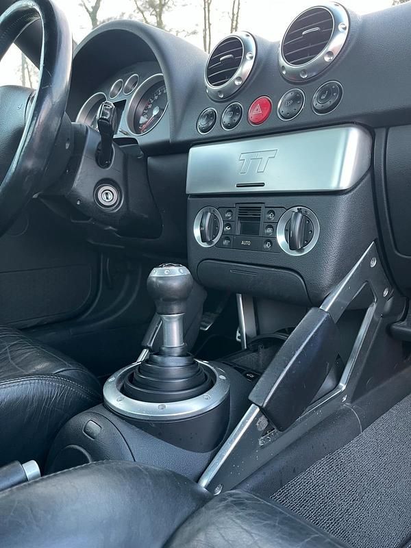 Gebraucht Audi TT Design 180 PS (132 kW) 1999 Silber Coupé