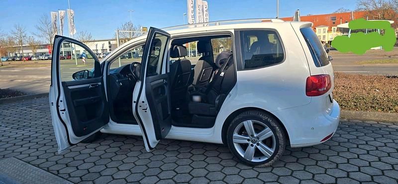 Gebraucht VW Touran 140 PS (102 kW) 2014 Weiß Van / Kleinbus