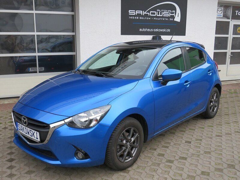 Blau Gebraucht 2016 Mazda 2 Exclusive-Line Kleinwagen | 12.750 € (Fairer Preis) - Bild 1/4