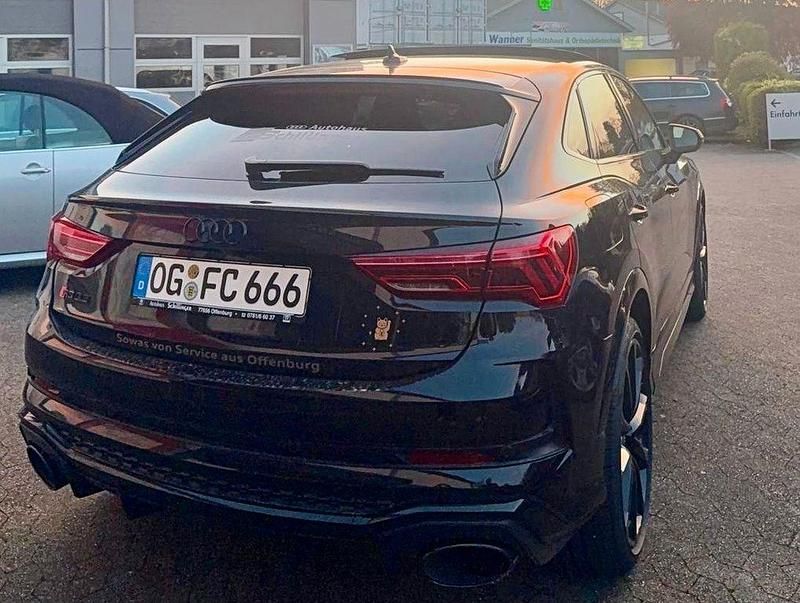 Gebraucht Audi RS Q3 Sportback Sport 400 PS (294 kW) 2024 Schwarz SUV