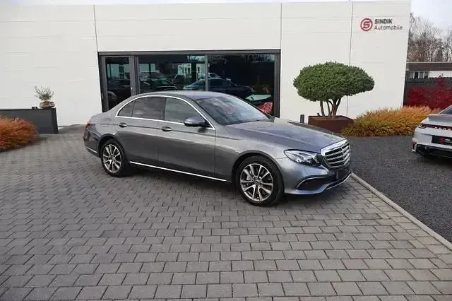 Gebraucht Mercedes E400 Avantgarde 340 PS (250 kW) 2018 Grau Limousine