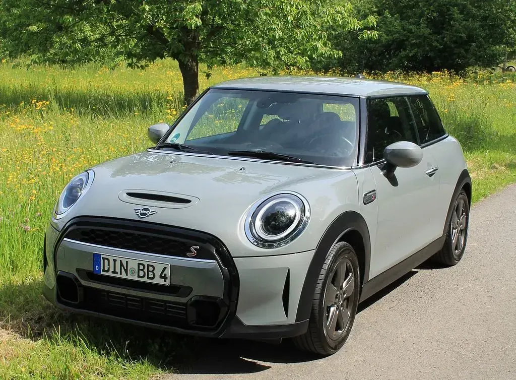 Gebraucht Mini Cooper S Essential 178 PS (130 kW) 2022 Grau Kleinwagen